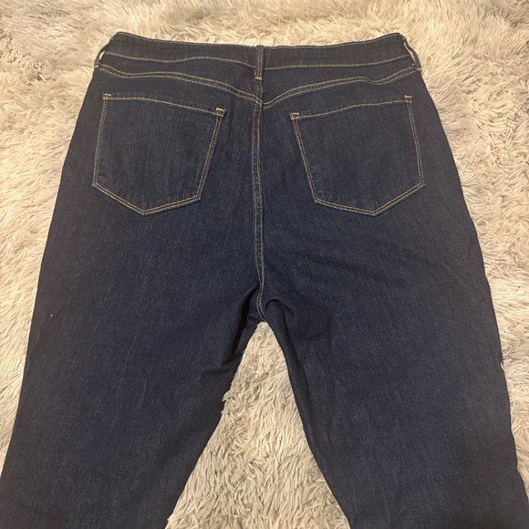 Old Navy Women's Deep Indigo Jeans - Picture 2 of 3